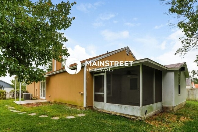 Building Photo - 4 Bedroom Pet-Friendly Home in Middleburg,...