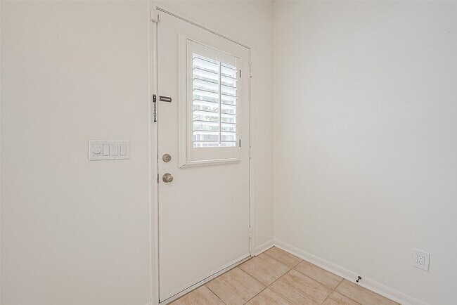 Building Photo - 2930 Grants Lake Blvd