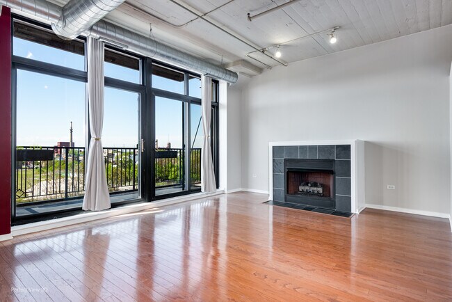 Building Photo - 1525 S Sangamon St