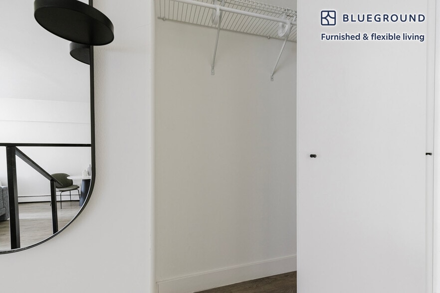 Building Photo - 21 E Chestnut St