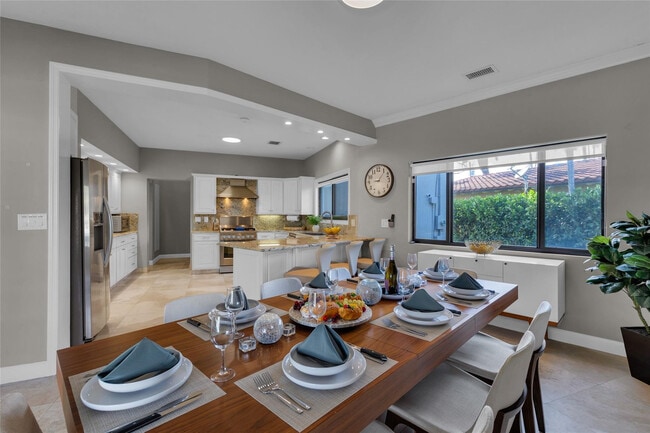 Building Photo - 616 Riviera Isle Dr