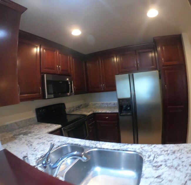 Building Photo - Centrally located Cambrian Park Condo