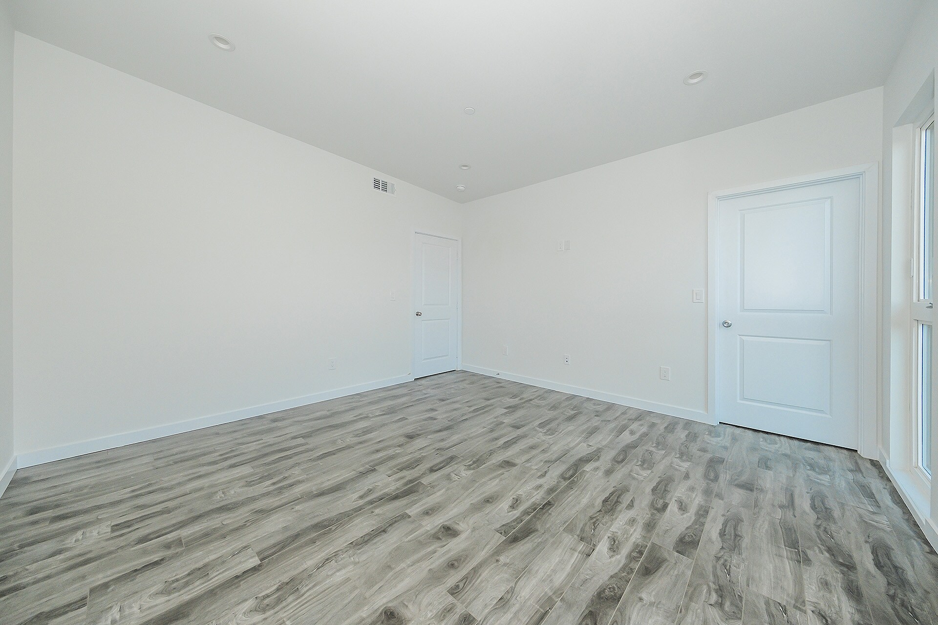 Building Photo - 668 Keenan Ave