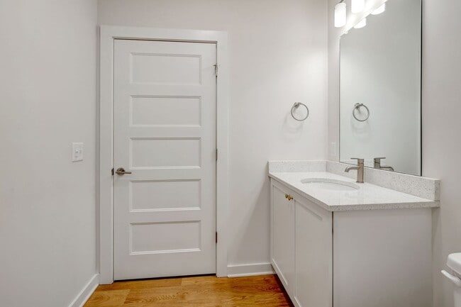 Building Photo - **Move-In Special - $500 off first month's rent**