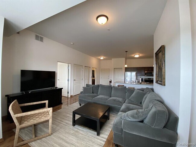 Building Photo - 134 N Leroy St