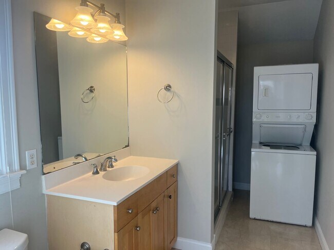 Building Photo - King Light, LLC