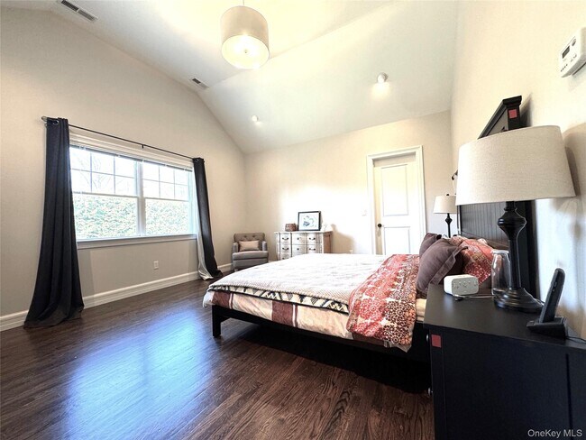 Building Photo - 5 Sonny Trail