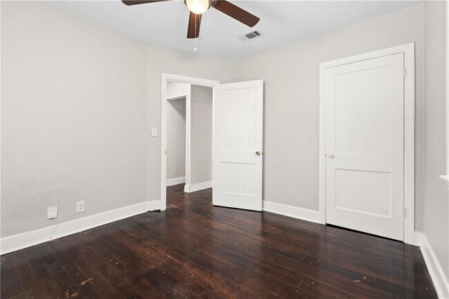 Building Photo - 5263 Border Dr S