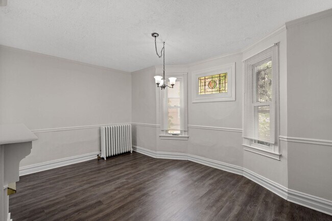 Building Photo - Great Mt Washington Location!