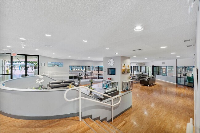 Building Photo - 9091 Lime Bay Blvd