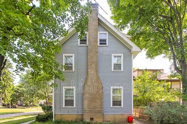Building Photo - 2100 Cottage Grove Ave