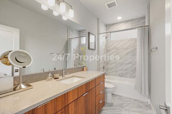 Building Photo - 2025-2491MF
