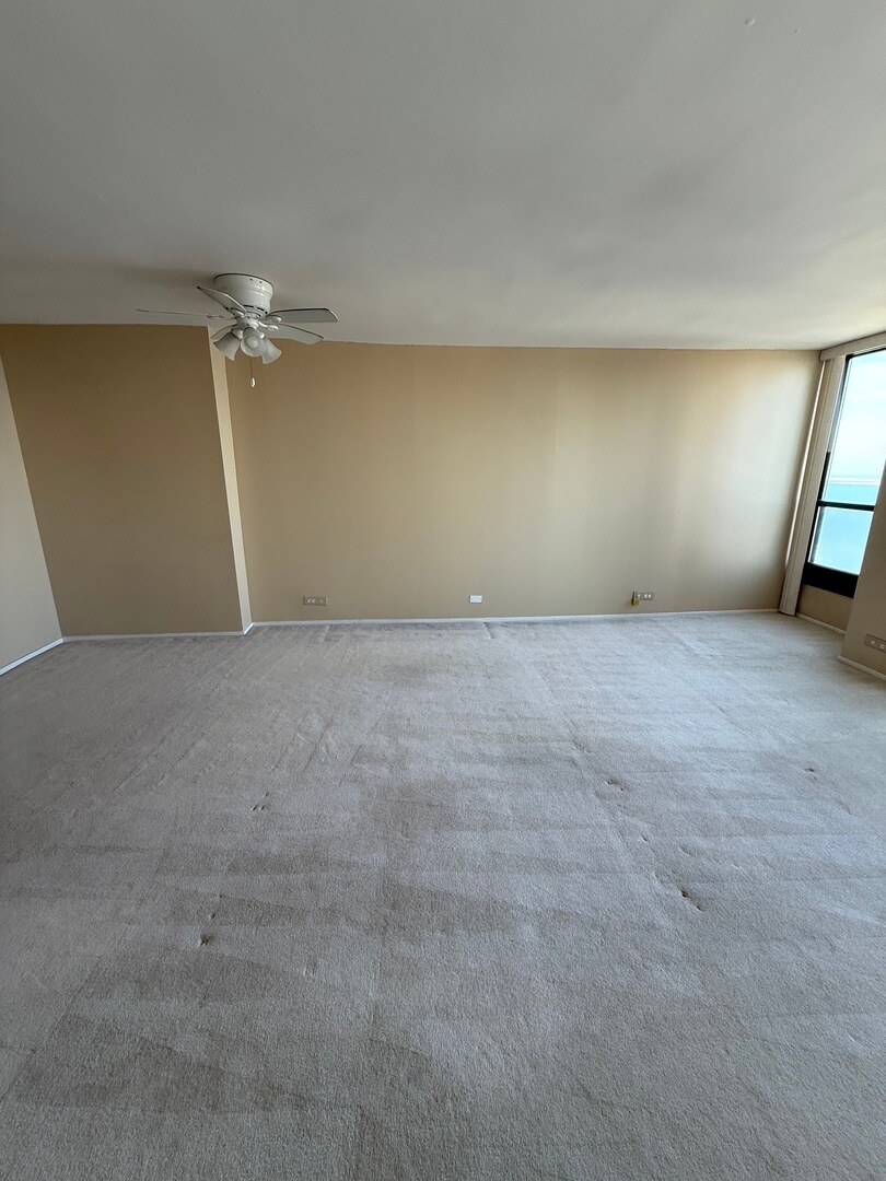 Building Photo - 1000 N State St