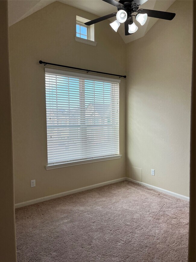 Building Photo - 12250 La Strada St