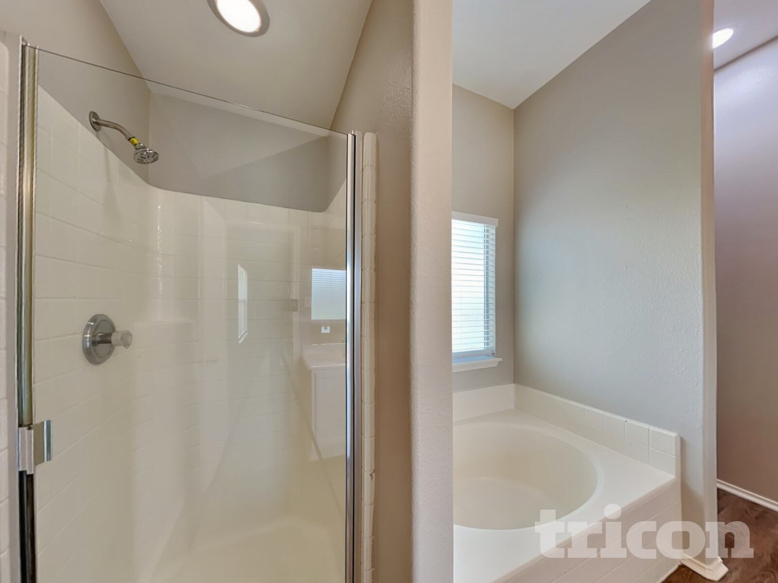 Building Photo - 6701 Fairglen Dr