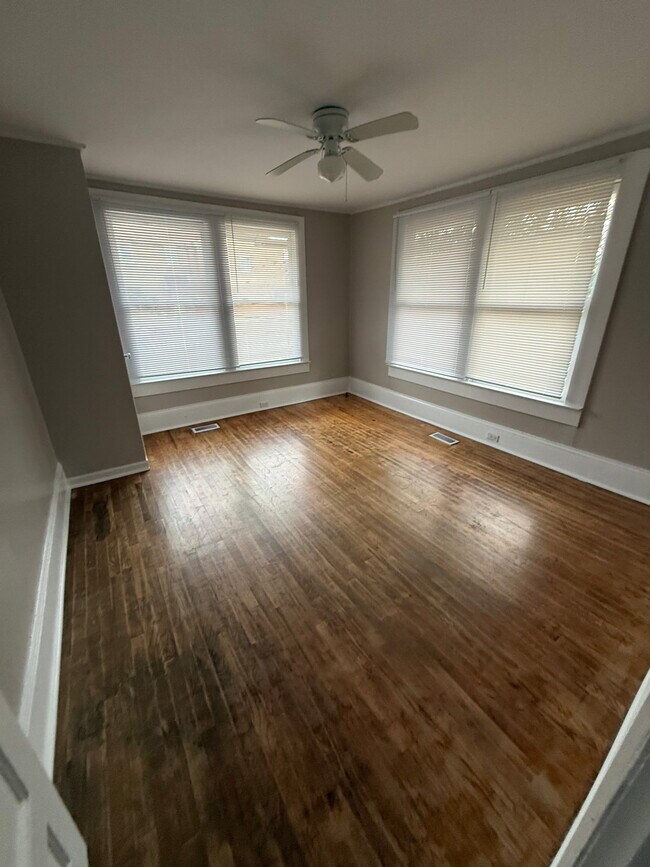 Building Photo - 391 Madison St