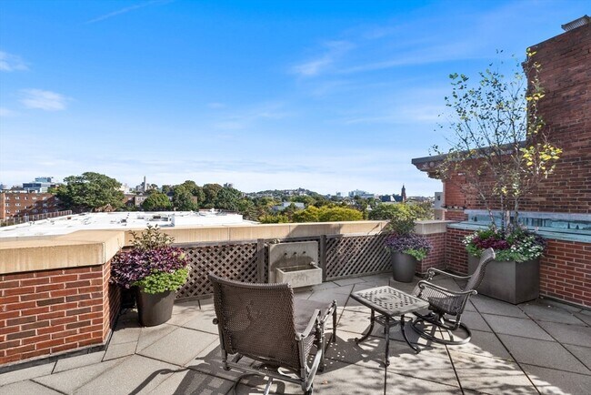 Building Photo - 10 Vernon St