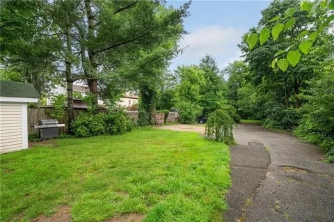 Building Photo - 121 Grove St