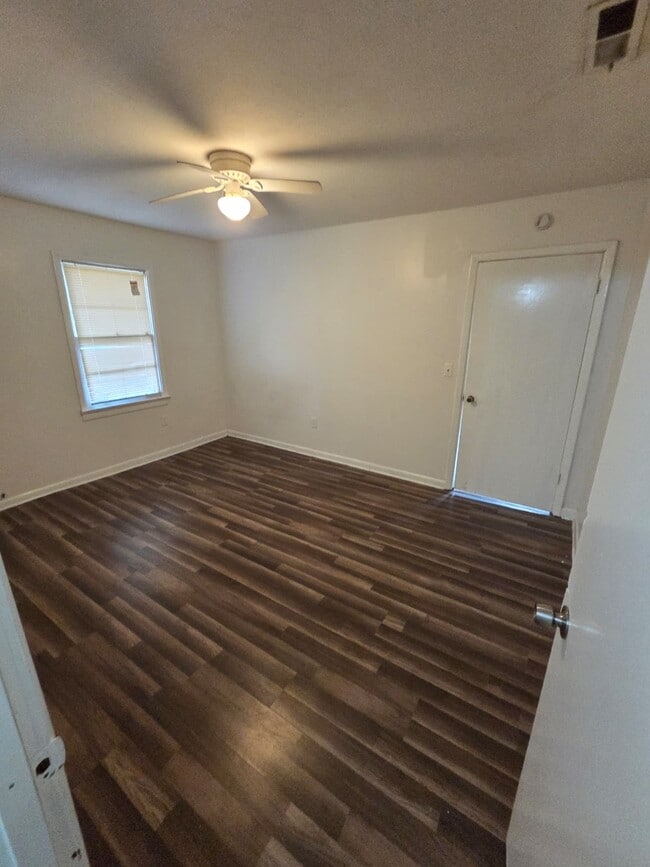 Building Photo - 5136 Lurline Dr