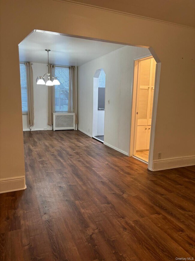 Building Photo - 71-29 Myrtle Ave