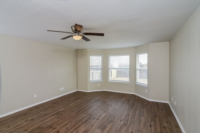 Building Photo - 10114 Shetland Gate