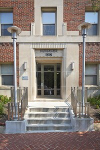 Building Photo - The Shoremeade
