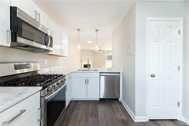 Building Photo - 547 Harbor Lake Ct