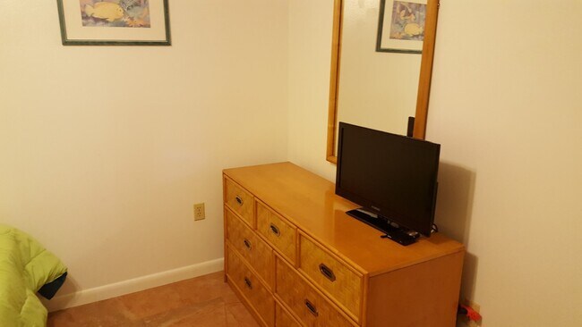 Building Photo - 5150 Willow Links