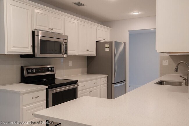 Building Photo - 702 Catfish Creek Rd