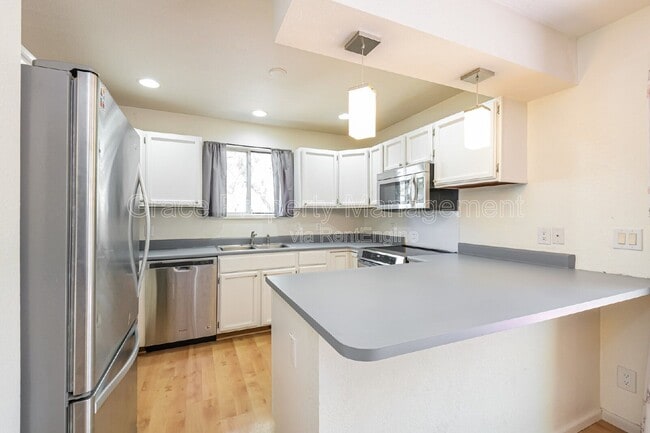 Building Photo - 11748 Fillmore Pl