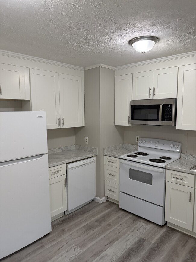 Building Photo - 657 Aubrey Dr