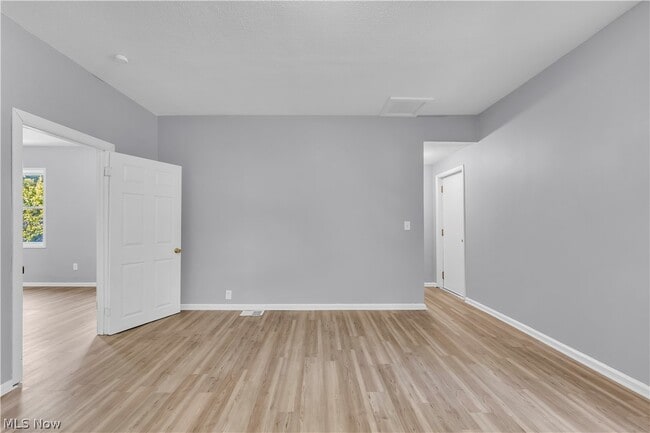 Building Photo - 1873 W 47th St
