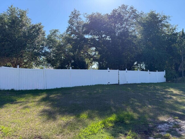 Building Photo - Spacious 4 bedroom in North Port