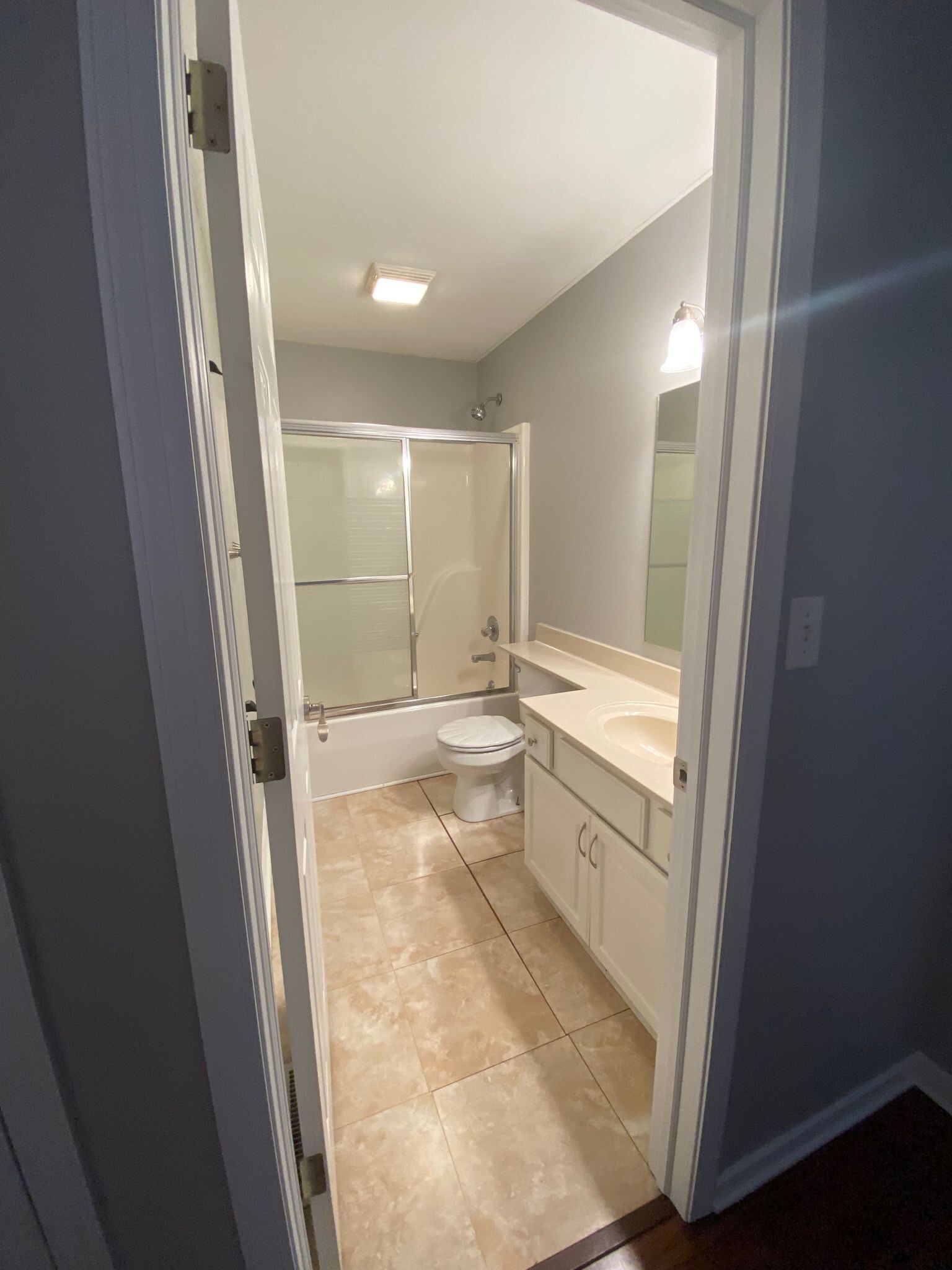 There is a full bathroom in the main level. - 2502 Catskill Ct