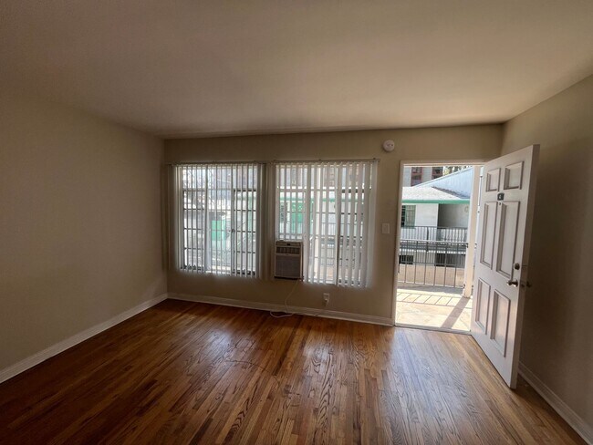 Interior Photo - 478 Landfair Ave