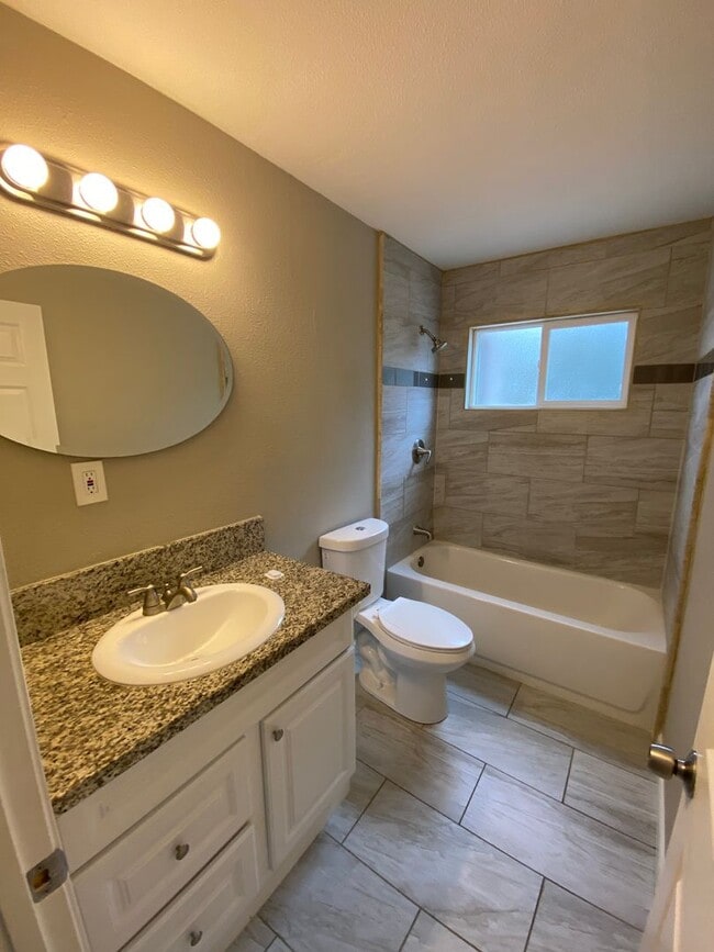 Building Photo - NE Visalia home coming soon!