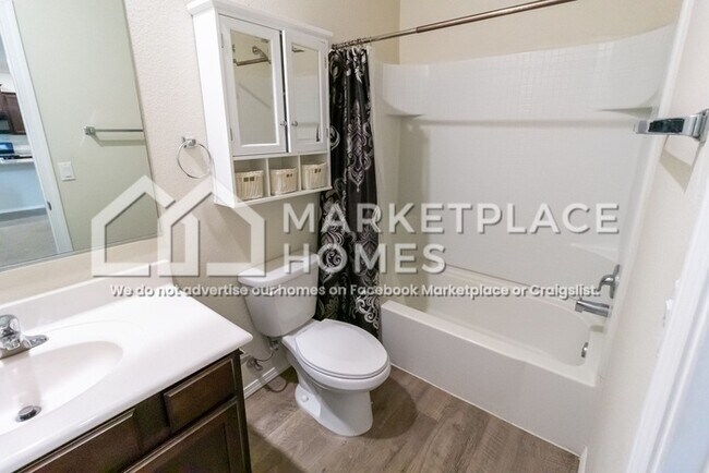 Building Photo - 3533 Wild Horse Rd NE