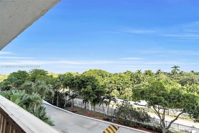 Building Photo - 780 NE 69th St