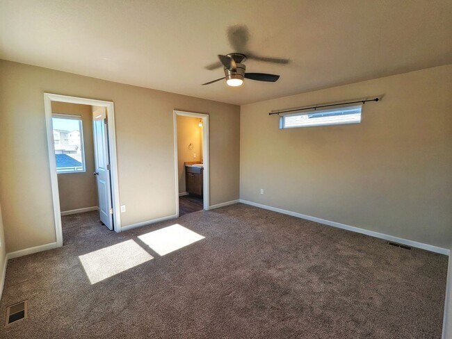 Building Photo - Paired Townhome in Chapel Heights