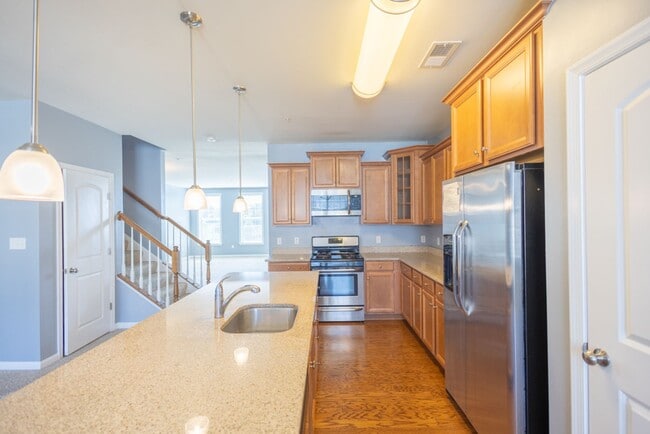 Building Photo - Lovely 3 BR/2.5 BA Townhome in Lanham!