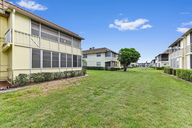 Building Photo - 104 Saxony C