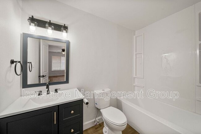 Building Photo - 4509 E 31st St