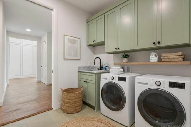 Building Photo - Beautiful Brand New 4 bedroom Home!