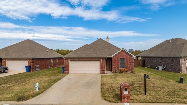 Building Photo - 110 Vienne Pl