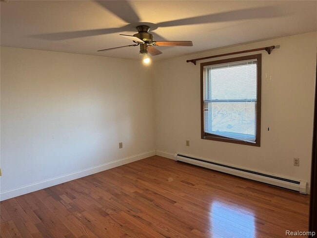 Building Photo - 2346 London Bridge Dr