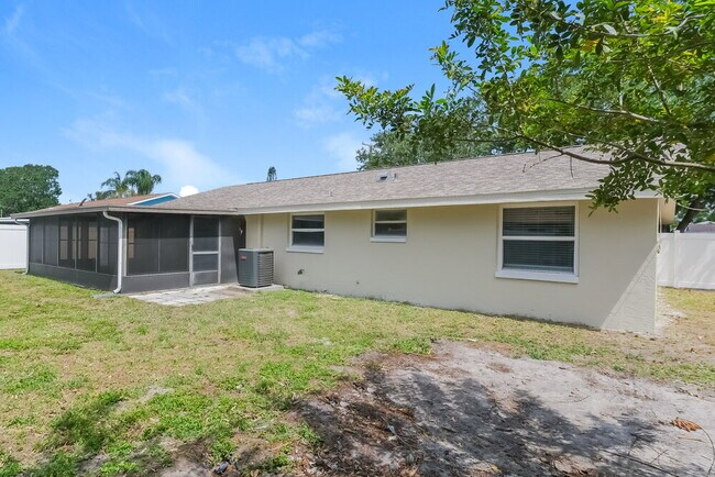 Building Photo - 516 Firefly Ln