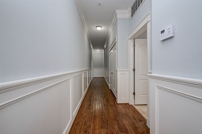 Primary Photo - 2802 Morrison St