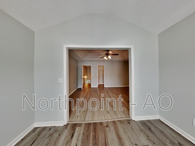 Building Photo - 8616 Thomas Ln