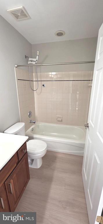 Building Photo - 676 McLeary Square SE