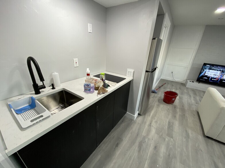 Building Photo - 9483 S Buttonwood Dr